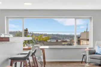 Stunning views out of your massive West facing window. Lake union, Gas Works & the Olympic Mountains on full display.