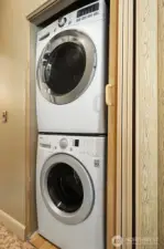 Stacking W/D off hallway to bedrooms and bath.