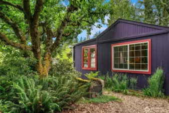 DADU is tucked away. It has its own address, garden, kitchen, bath... what great potential for short or long term rental or extra space for family members!