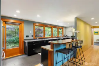 This chef's kitchen is dreamy.