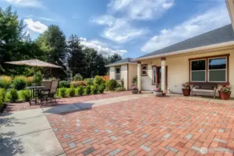 Large patio plus covered porch with mountain view!