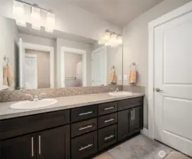 Upper Level Secondary Full Bathroom