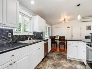 Kitchen/Dining Area