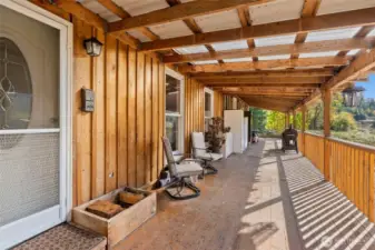 Spacious covered deck