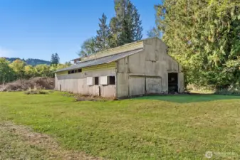 Large barn in need of repair