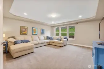 Generously sized bonus room offers endless possibilities—media room, playroom, fitness space, or second living area. Large and flexible, it provides the extra space today’s buyers are looking for.