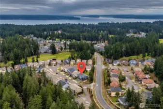 Located near a golf course, shopping and I-5