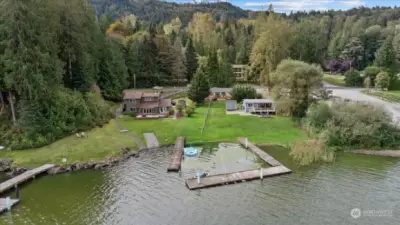 Large dock for water toys