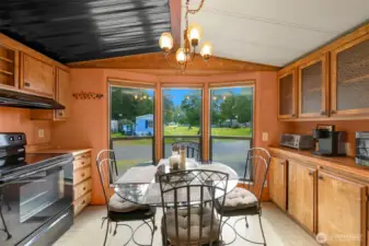 Eat-in kitchen