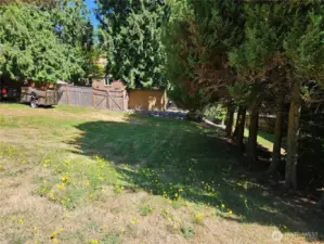 Easterly side of the lot, viewing from the driveway looking north.