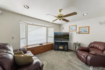 Paddle fans ,Central A/C, Natural light!