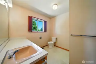 Primary 3/4 Bath