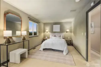 Bedroom w/ Nook