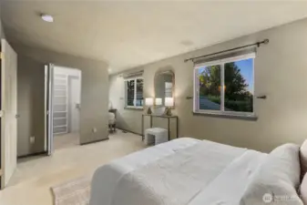 Bedroom w/ Nook