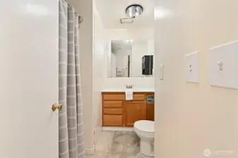 Apartment 3/4 bath