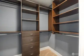 2 walk-in closets in primary suite