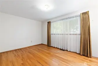 Bedroom on street side