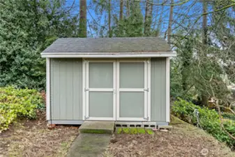 Solid workshop or storage Power and water