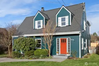 Location of 9716 is awesome. Wide variety of stores within minutes of the home.