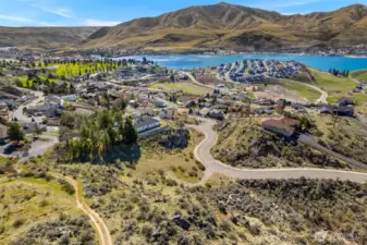 Close to downtown Chelan and Lake Chelan amenities, yet tucked away in a quiet, peaceful setting.