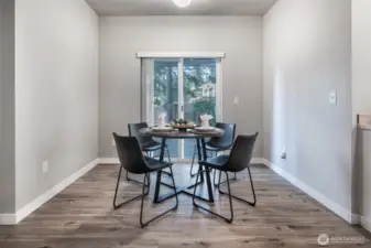 Great dining space w/ easy access to the backyard