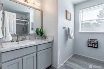 Secondary bathroom upstairs.