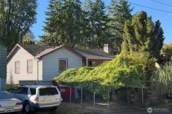 1946 Cape Cod could be restored or develop the lot.