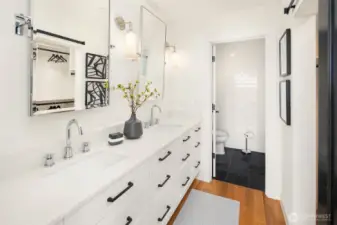 Primary Bathroom - 3rd Floor