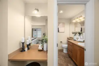 Sit-up counter in primary suite