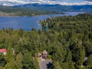 This location is incredible and just minutes from Whatcom Falls Park trails, Galbraith Mountain biking and Euclid Park with access to Lake Whatcom!!