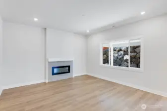 2532 Acer Loop SE ~ Ready Now