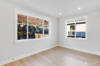 2532 Acer Loop SE ~ Ready Now