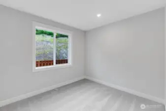 2532 Acer Loop SE ~ Ready Now