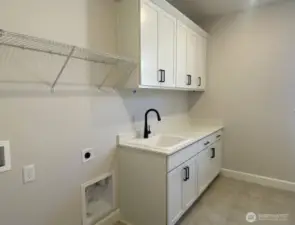 2532 Acer Loop SE ~ Ready Now