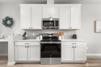 Photographs are for illustrative purposes only. Features, finishes, interior/exterior colors, landscaping and floorplan shown may vary from actual homes built.