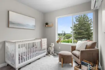 Photographs are for illustrative purposes only. Features, finishes, interior/exterior colors, landscaping and floorplan shown may vary from actual homes built.