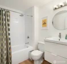 Bright and modern refreshed hall bathroom.