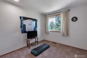 4th Guest bedroom is used for owners exercise space now.