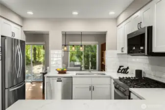 Spacious, recent high-end kitchen remodel