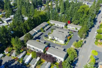 Well managed Ashford Grove community, minutes to Trader Joes, Costco, Lynnwood Transit Center, etc...