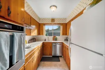 Wonderful galley kitchen with all appliances near by