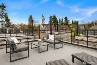 Great rooftop deck, perfect for entertaining