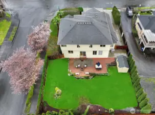 Positioned on a corner lot within a cul-de-sac, the fully fenced backyard offers privacy, usable space, and flexibility. Close to parks, everyday amenities, and key commuter routes between Seattle and Tacoma.