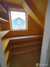 Kitchen pantry