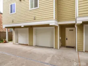 One car garage.