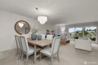 Beautiful light and bright condo at Islandaire