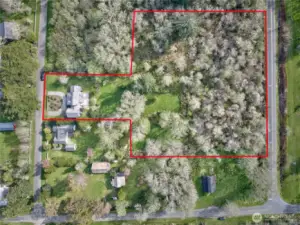 Custom-built home, located in the Historic Oysterville District with views and access to the pristine Willapa Bay. This 4 bedroom 2464 square foot home is set up with a main floor living on 5 separate tax lots equaling 3.9 acres.