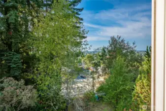 Peek-a-boo view of the bay and Canadian mountains