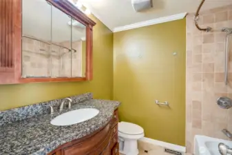Main floor full bathroom
