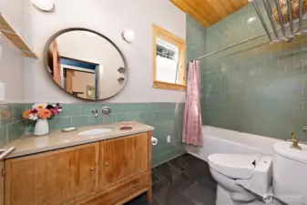 Fully tiled bath